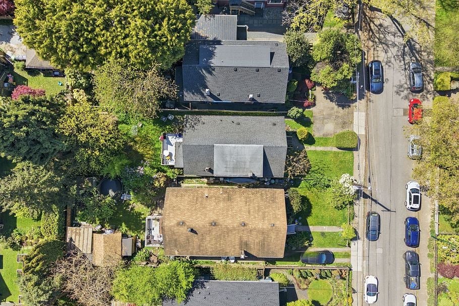 3174 W 5th Avenue Vancouver, BC - 3
