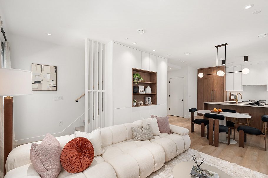 1 2240 E 40th Avenue Vancouver, BC - 13