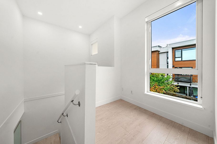 44 3597 Malsum Drive North Vancouver, BC - 15