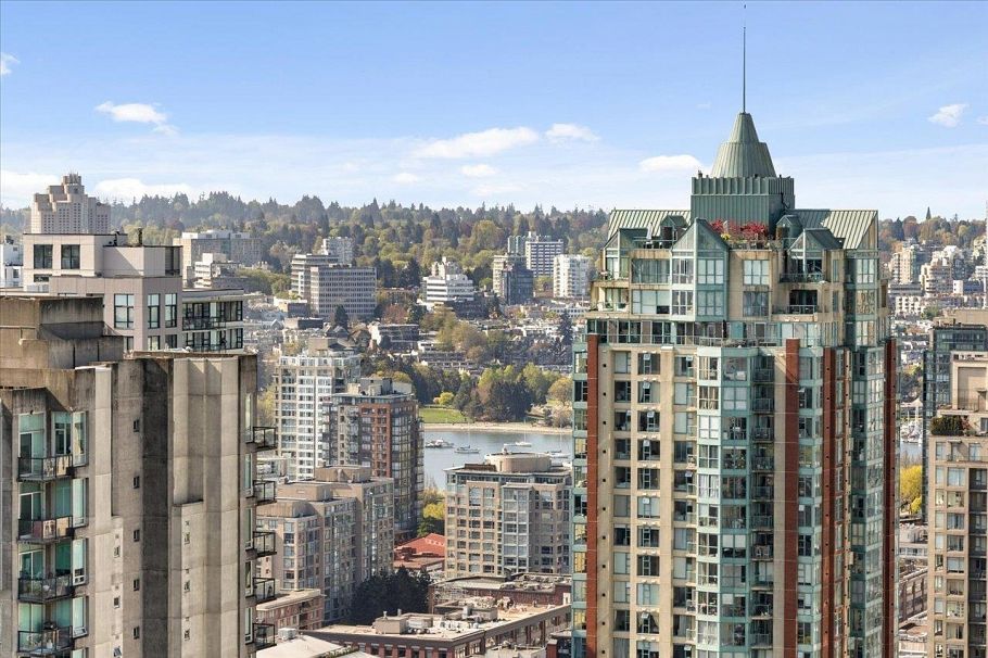 3211 777 Richards Street Vancouver, BC - 1