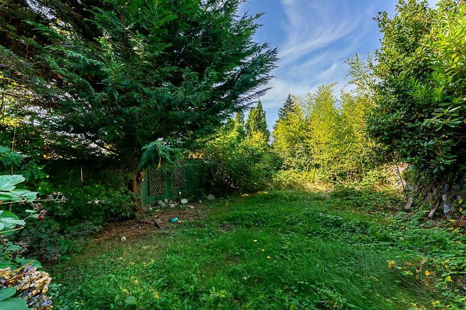 741 Montroyal Boulevard North Vancouver, BC - 39