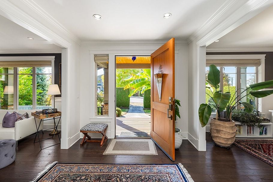 358 W 15th Street North Vancouver, BC - 3