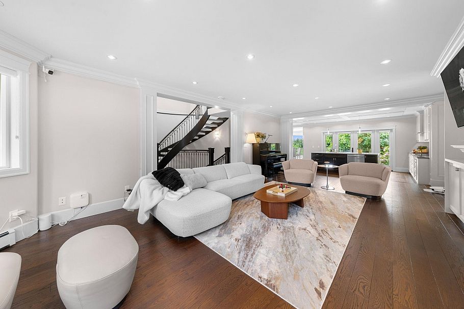 1259 W Keith Road North Vancouver, BC - 12