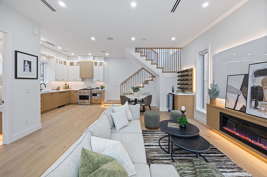 1 2070 E 26th Avenue Vancouver, BC - 8