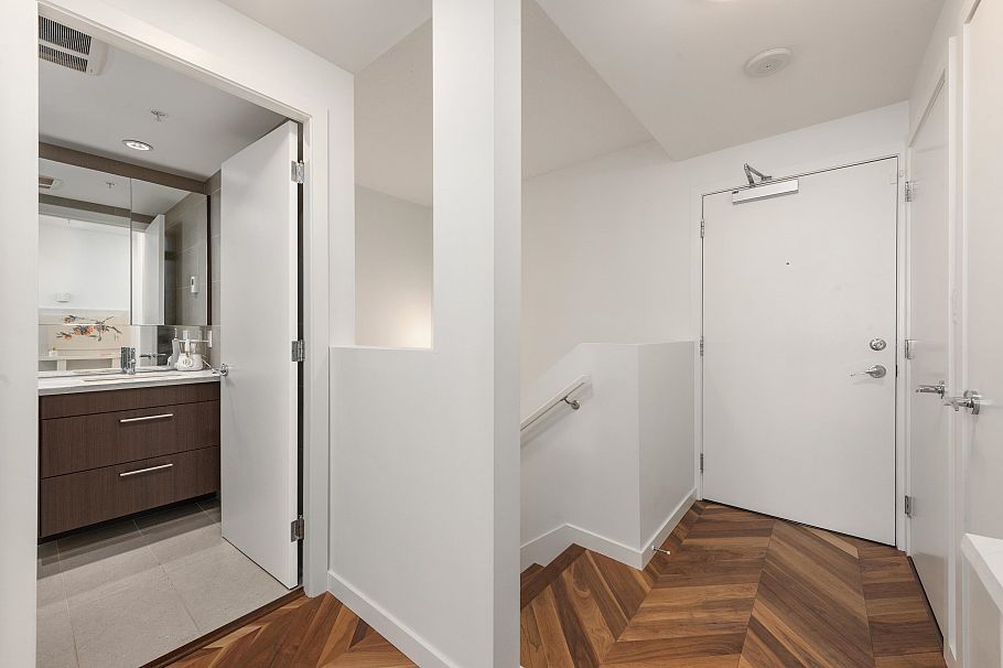 253 108 W 1st Avenue Vancouver, BC - 25