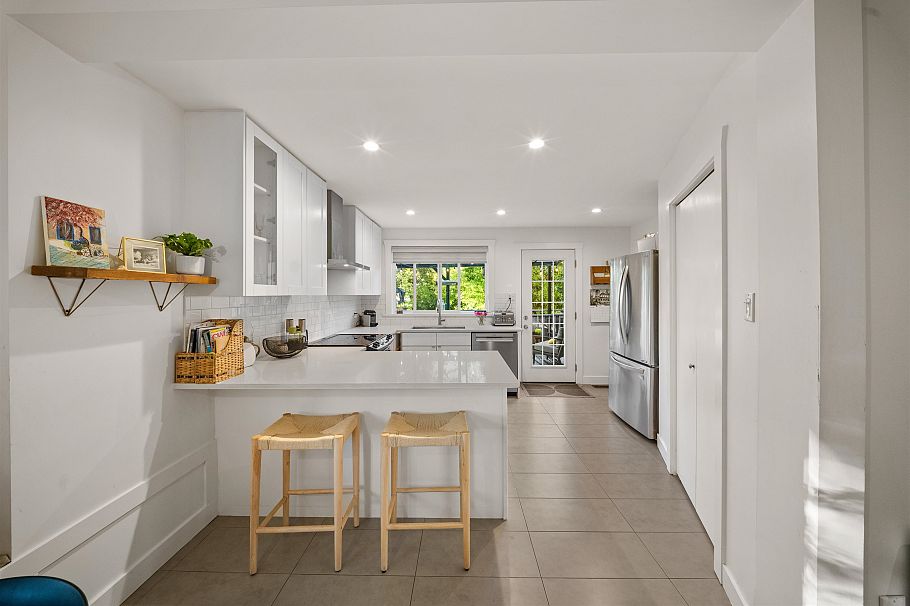 929 E 30th Avenue Vancouver, BC - 4
