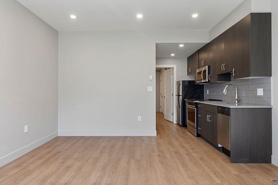 285 Monteray Avenue North Vancouver, BC - 37