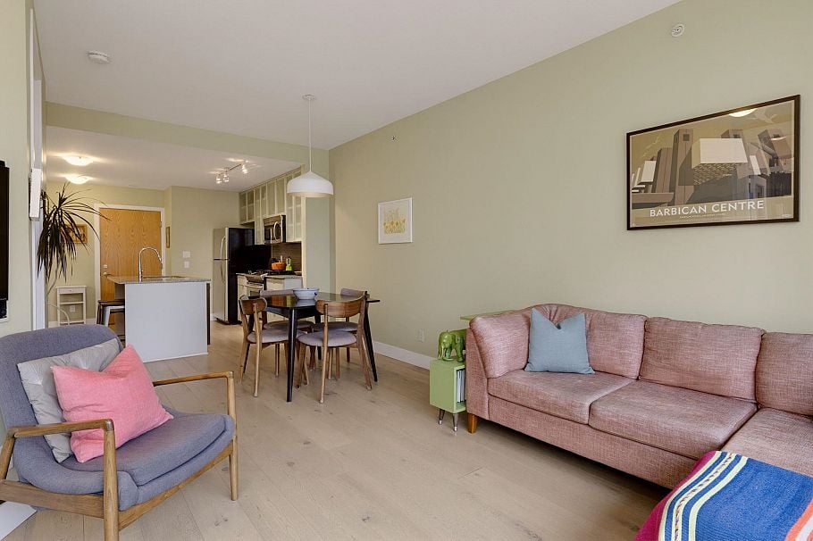 510 298 E 11th Avenue Vancouver, BC - 4