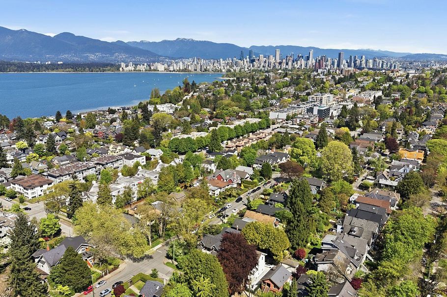 3174 W 5th Avenue Vancouver, BC - 6