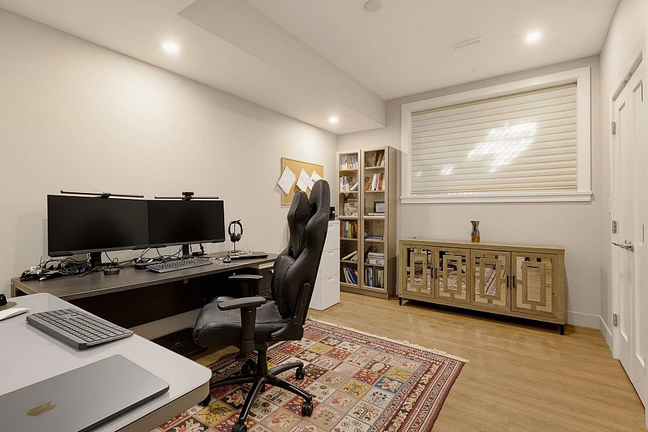 285 Monteray Avenue North Vancouver, BC - 33