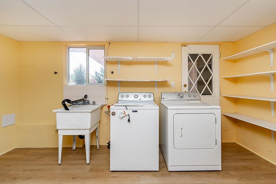 741 Montroyal Boulevard North Vancouver, BC - 37