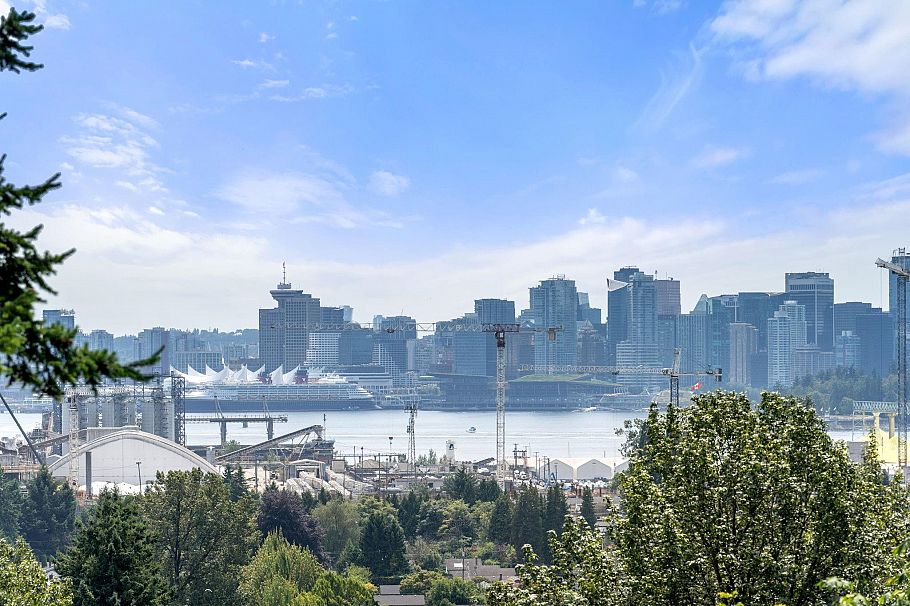 1259 W Keith Road North Vancouver, BC - 26