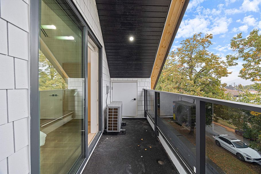 1 2070 E 26th Avenue Vancouver, BC - 28