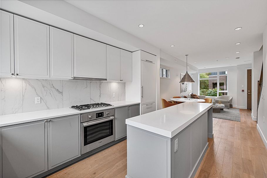 7615 Yukon Street Vancouver, BC - 7