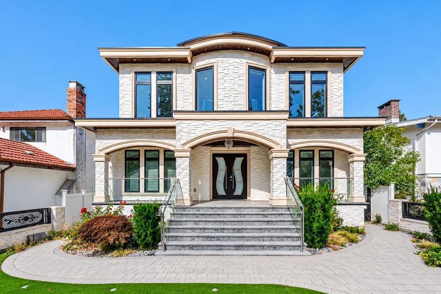 3419 E 48th Avenue Vancouver, BC - 1