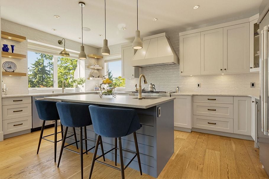 285 Monteray Avenue North Vancouver, BC - 3