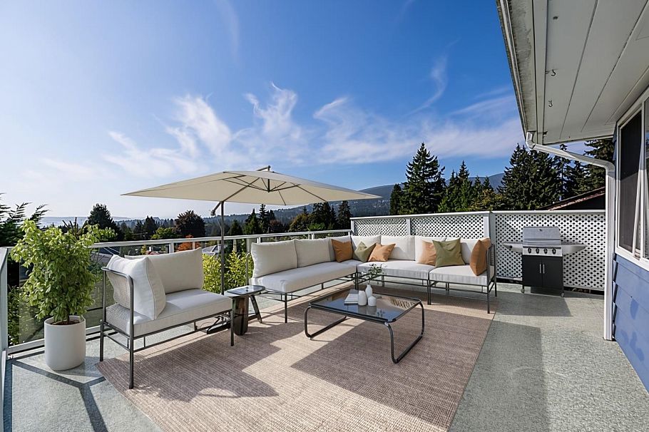 741 Montroyal Boulevard North Vancouver, BC - 32