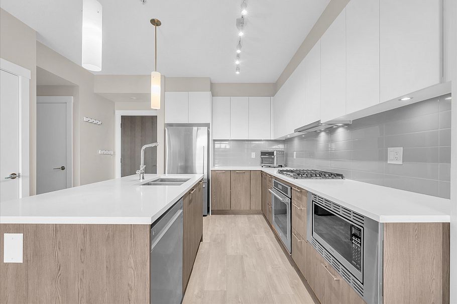 303 625 E 3rd Street North Vancouver, BC - 5