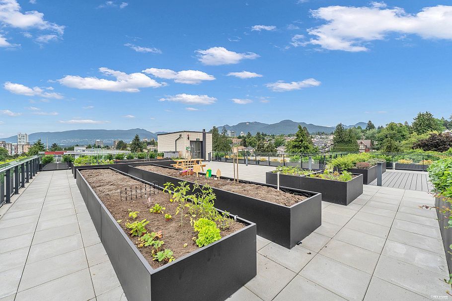 358 422 E 3rd Street North Vancouver, BC - 24