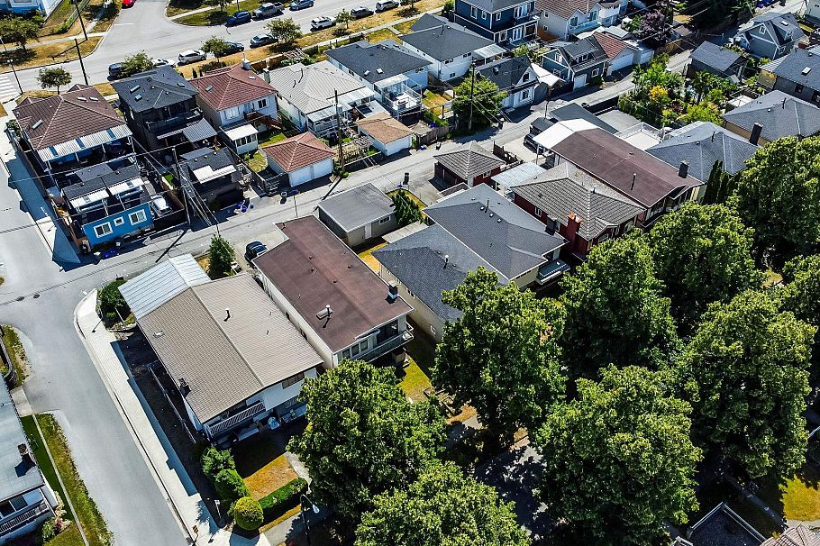 3186 E 28th Avenue Vancouver, BC - 37
