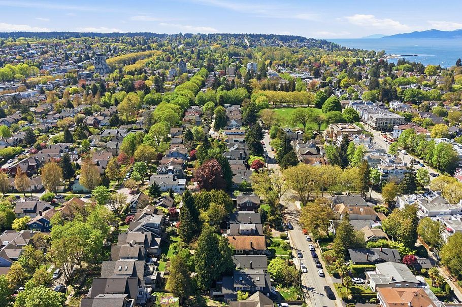 3174 W 5th Avenue Vancouver, BC - 8