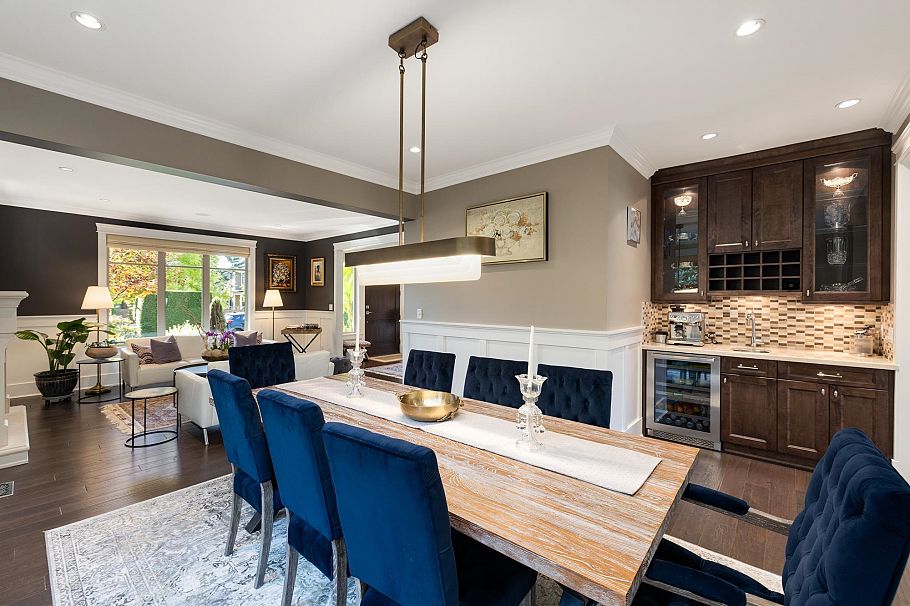 358 W 15th Street North Vancouver, BC - 9