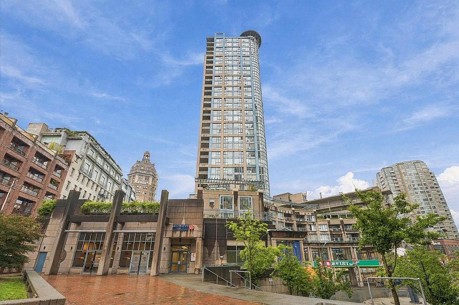 603 183 Keefer Place Vancouver, BC - 1
