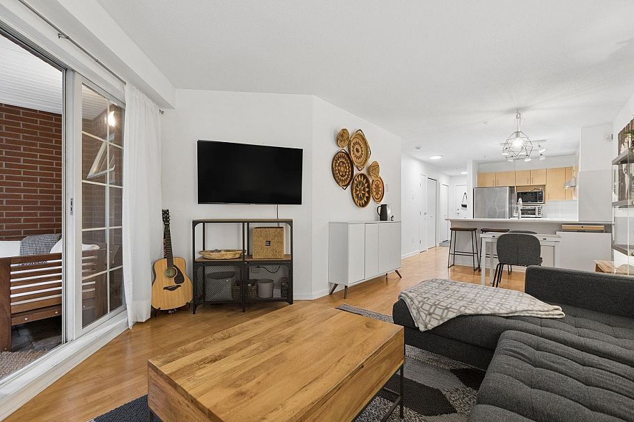 112 147 E 1st North Vancouver, BC - 10