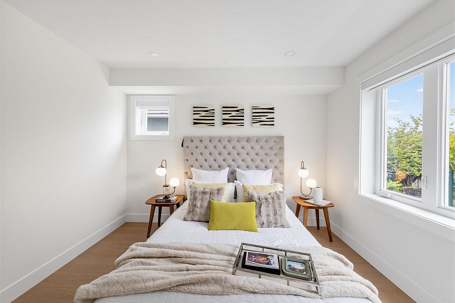 1 3268 E 18 Avenue Vancouver, BC - 20