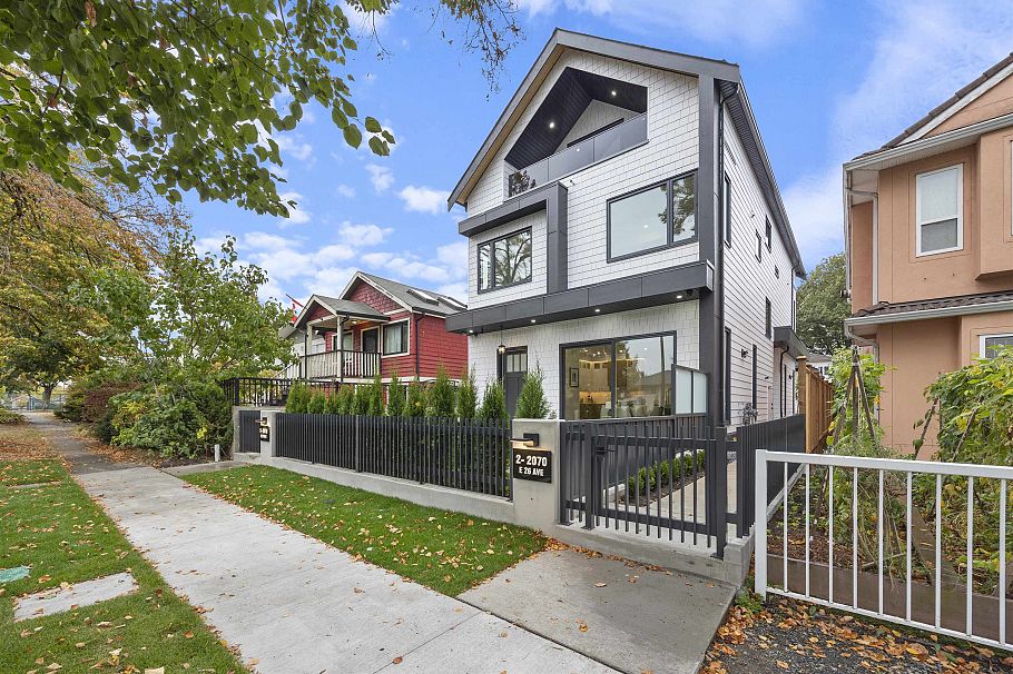 1 2070 E 26th Avenue Vancouver, BC - 3