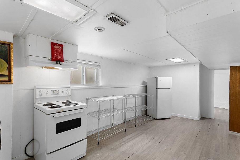 3186 E 28th Avenue Vancouver, BC - 19