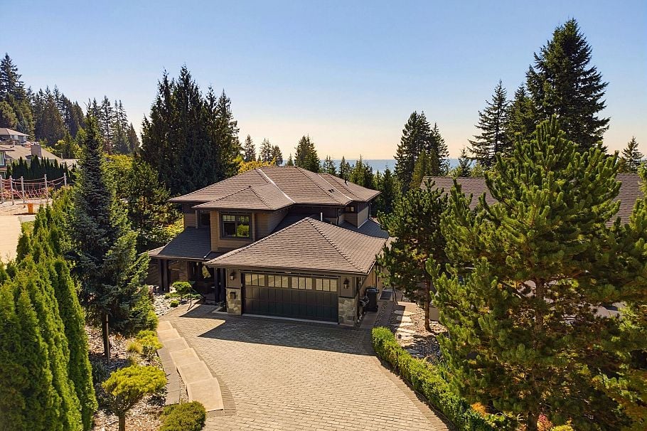 285 Monteray Avenue North Vancouver, BC - 1