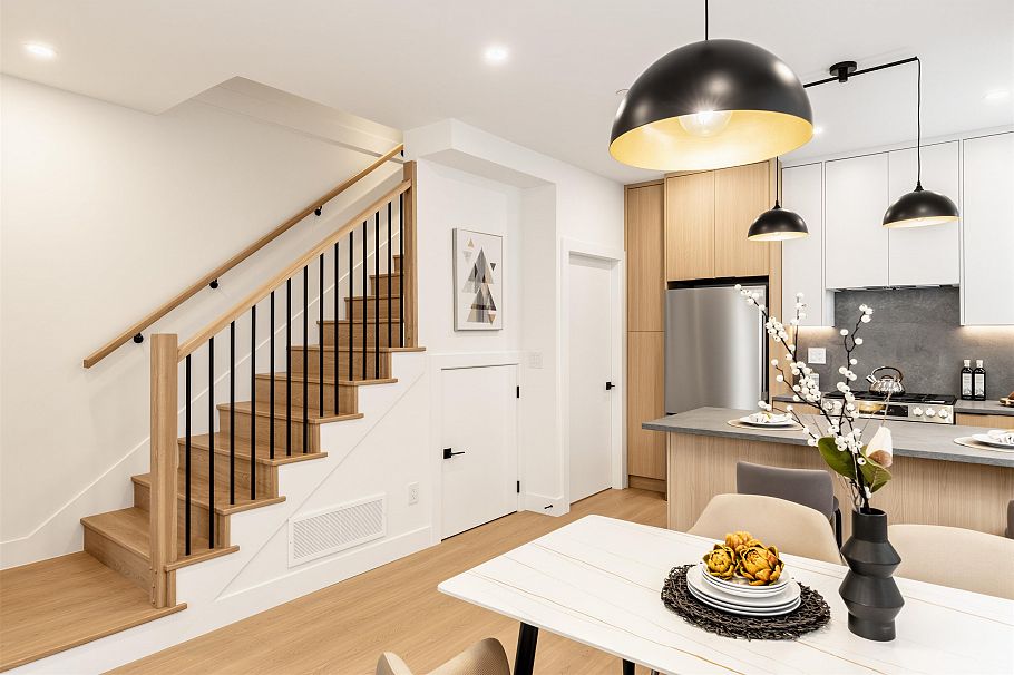 1 3268 E 18 Avenue Vancouver, BC - 6
