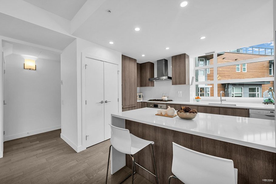 227 2060 Curling Road North Vancouver, BC - 11