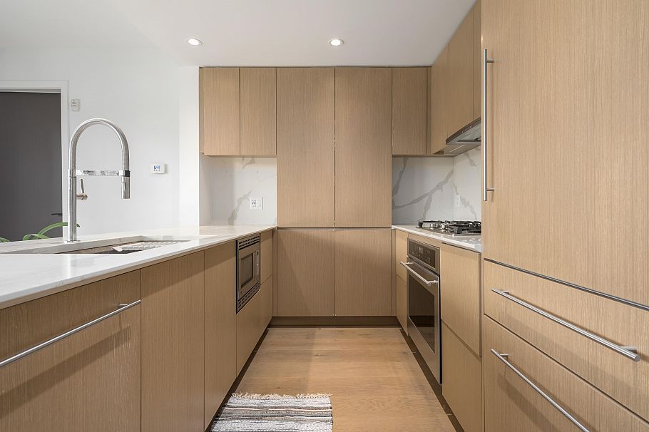 308 5089 Quebec Street Vancouver, BC - 1