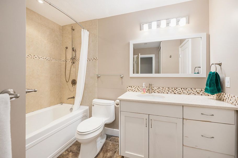 58 1930 Cedar Village Crescent North Vancouver, BC - 14