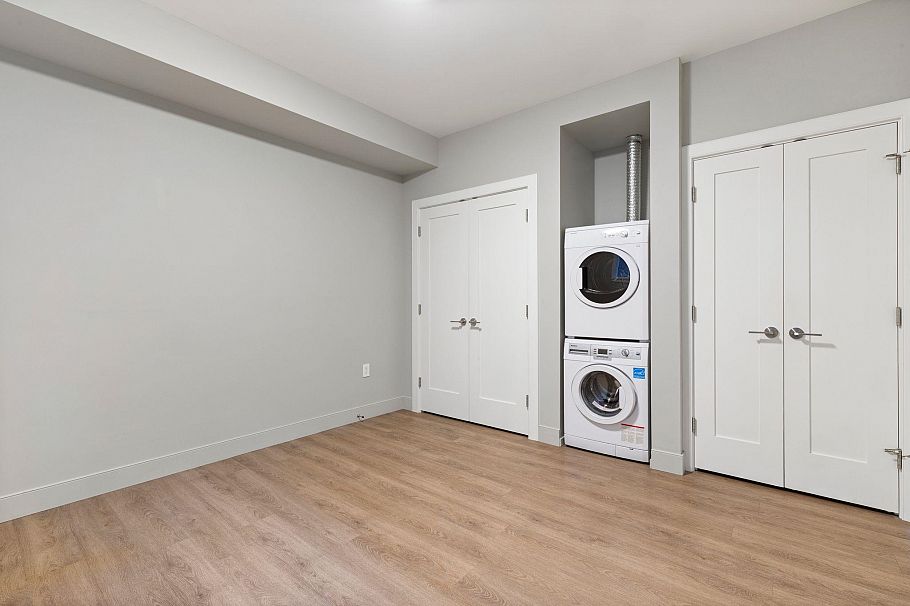 285 Monteray Avenue North Vancouver, BC - 35