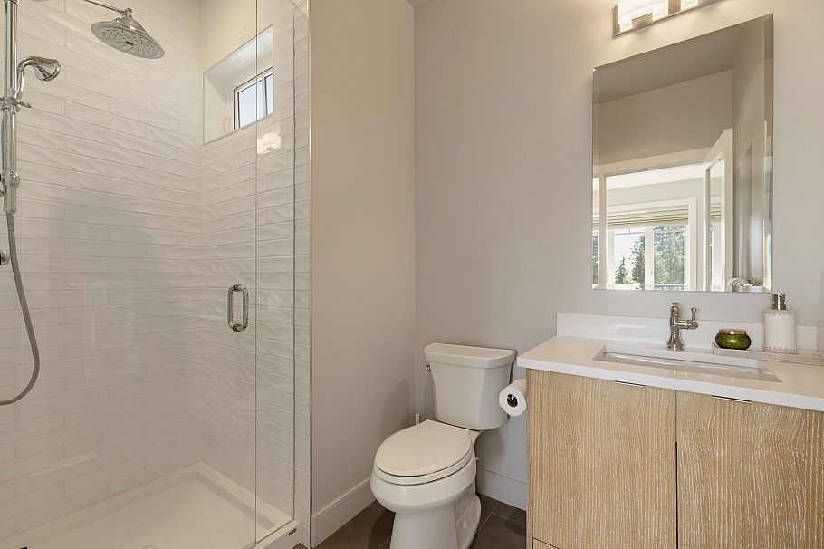 285 Monteray Avenue North Vancouver, BC - 28