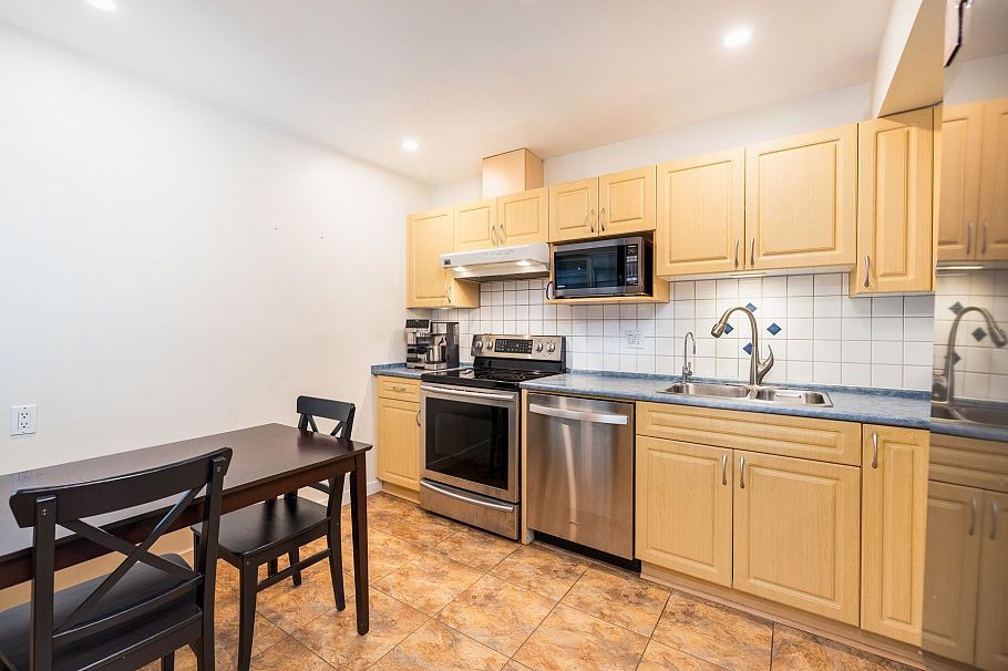 58 1930 Cedar Village Crescent North Vancouver, BC - 8