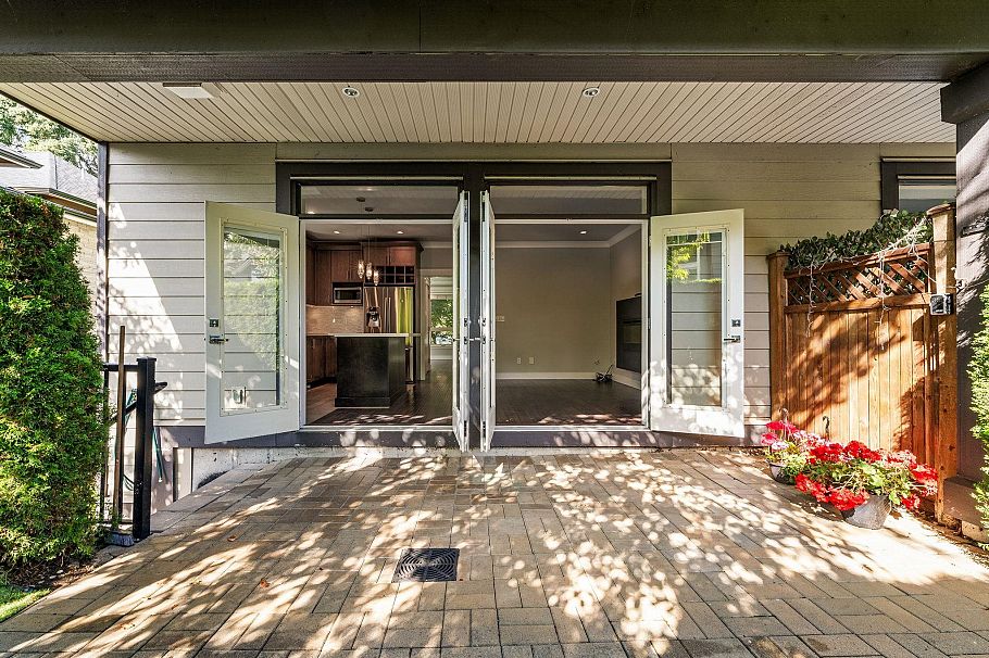1 651 W 14th Street North Vancouver, BC - 32