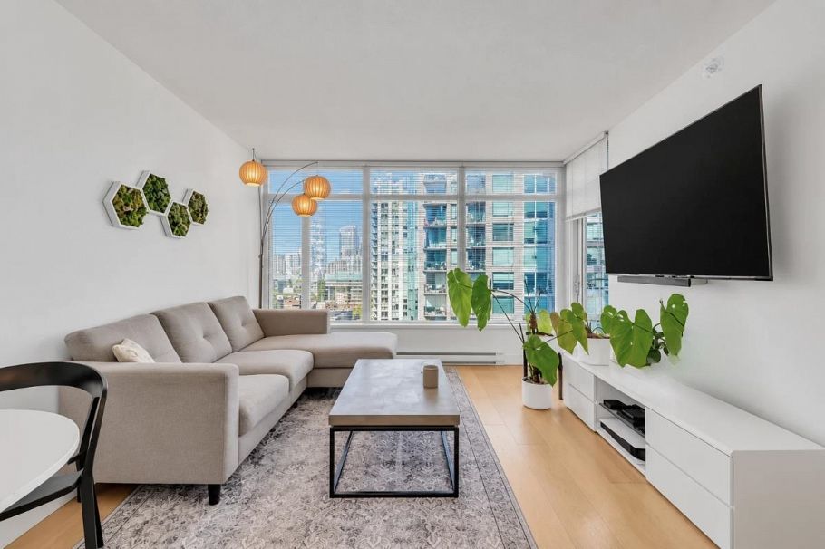 2102 888 Homer Street Vancouver, BC - 1