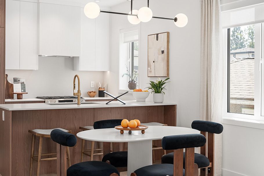 1 2240 E 40th Avenue Vancouver, BC - 4