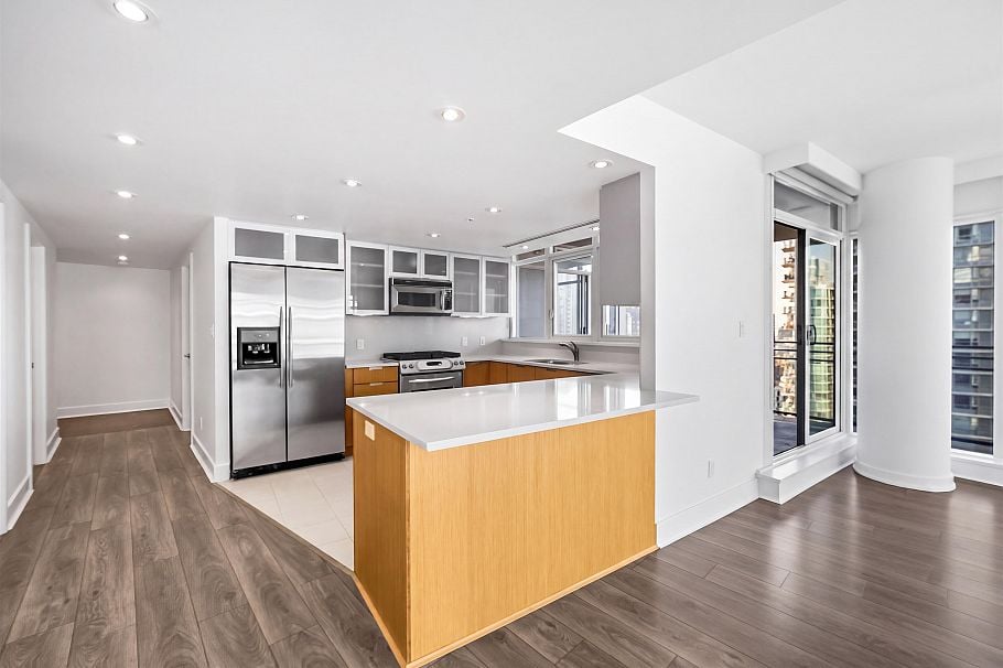 2302 1205 W Hastings Street Vancouver, BC - 3
