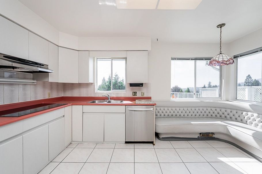 741 Montroyal Boulevard North Vancouver, BC - 19