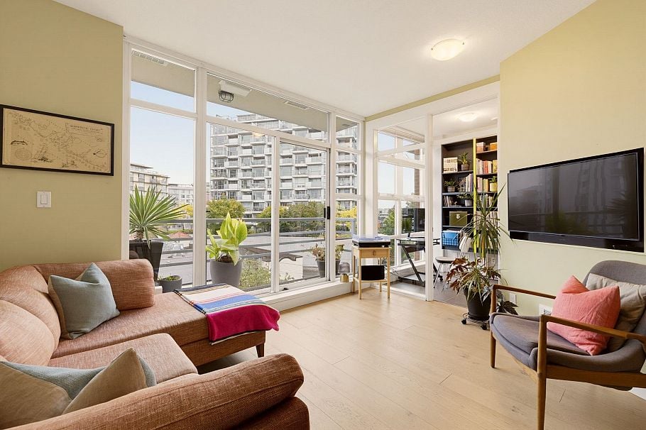 510 298 E 11th Avenue Vancouver, BC - 2