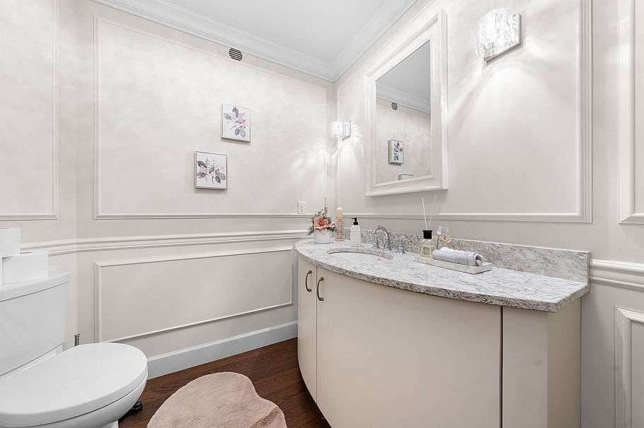 1259 W Keith Road North Vancouver, BC - 32