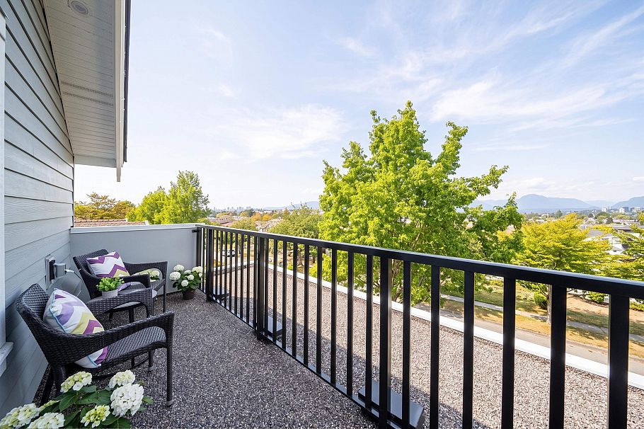 1 3268 E 18 Avenue Vancouver, BC - 31