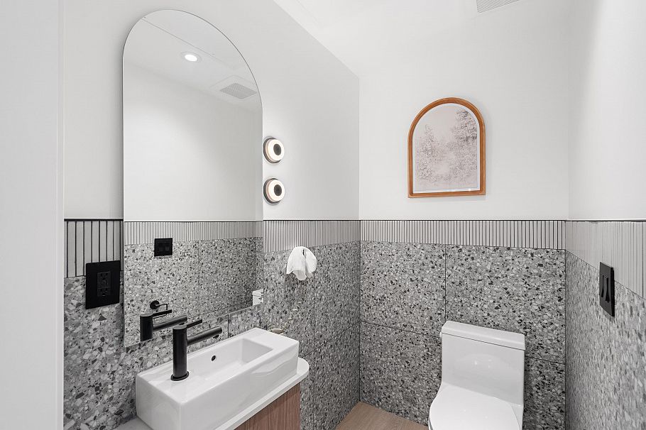 1 2240 E 40th Avenue Vancouver, BC - 21