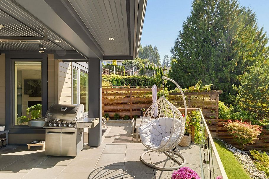 285 Monteray Avenue North Vancouver, BC - 18