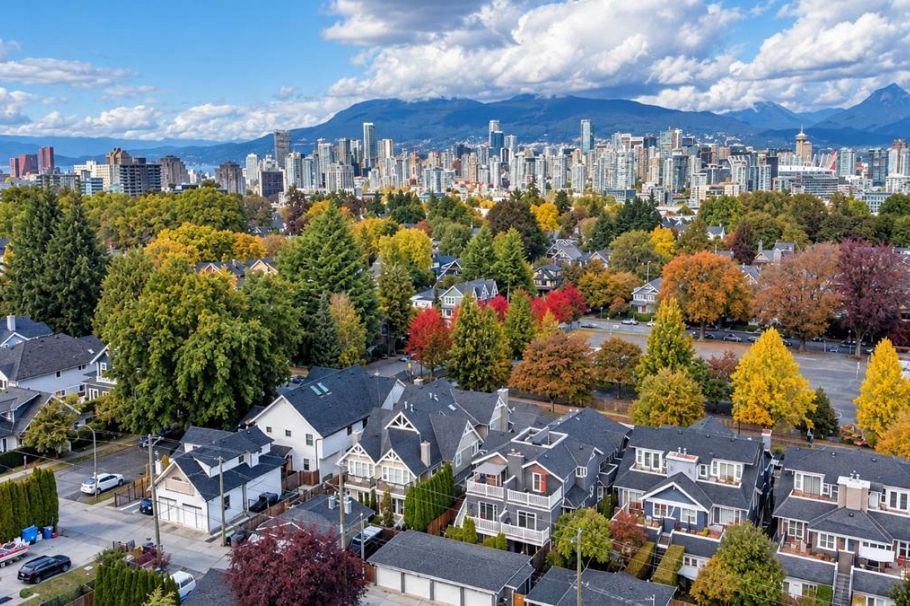 174 W 16th Avenue Vancouver, BC - 2